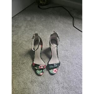 Kenneth Cole Size 8.5 Floral Heeled Sandals Block Heel Open Toe Women’s Shoes